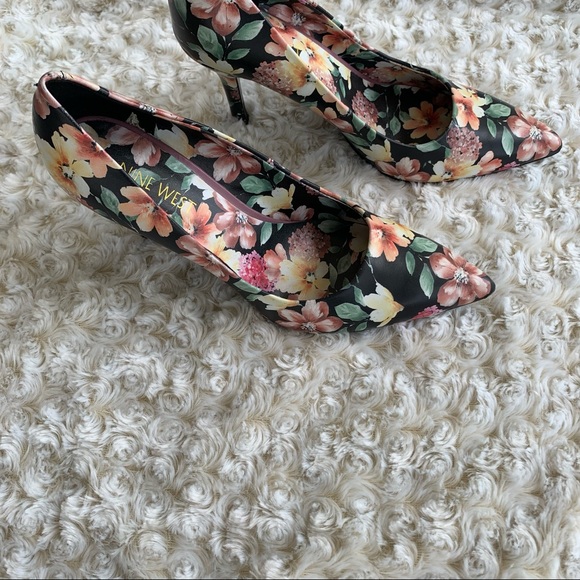 Sold!Nine west floral Heels pumps - Picture 4 of 11